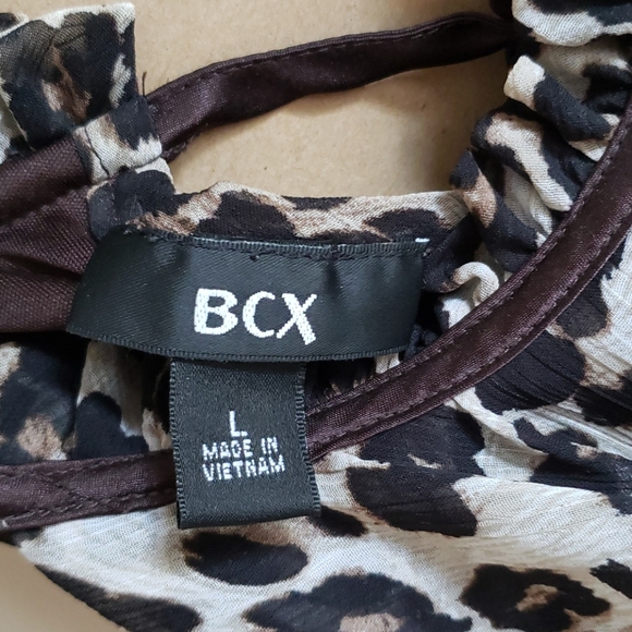 BCX Juniors animal print sleeveless ruffled top - Picture 5 of 6